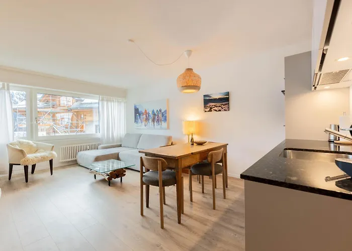 Tinus - 3 Min Walk To Lift アパート *